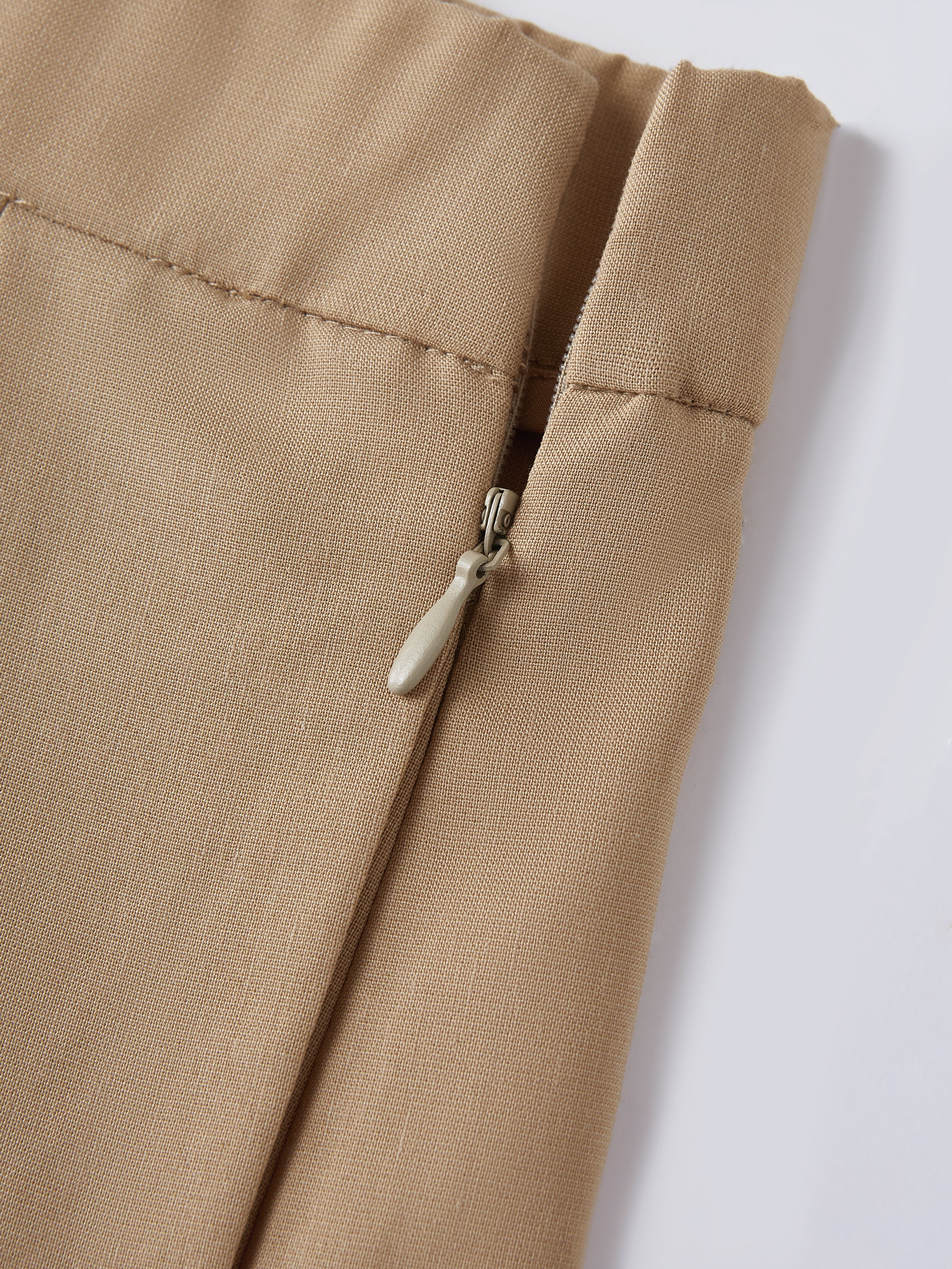 Lyocell-Linen Tailored Shorts with Pockets - Image 5
