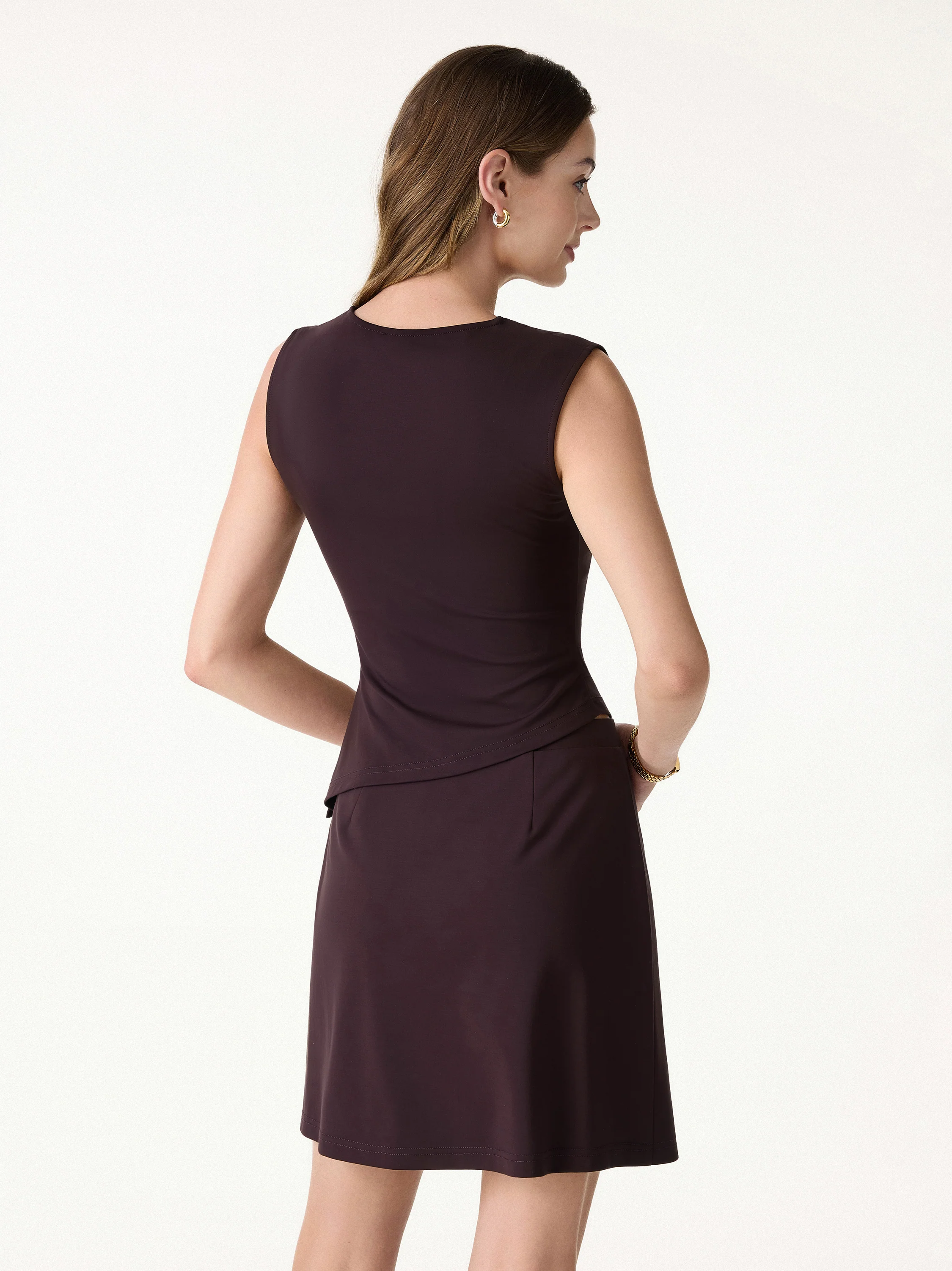 Effortless Wide Shoulder Tucked Asymmetrical Hem Sleeveless Top - Image 4