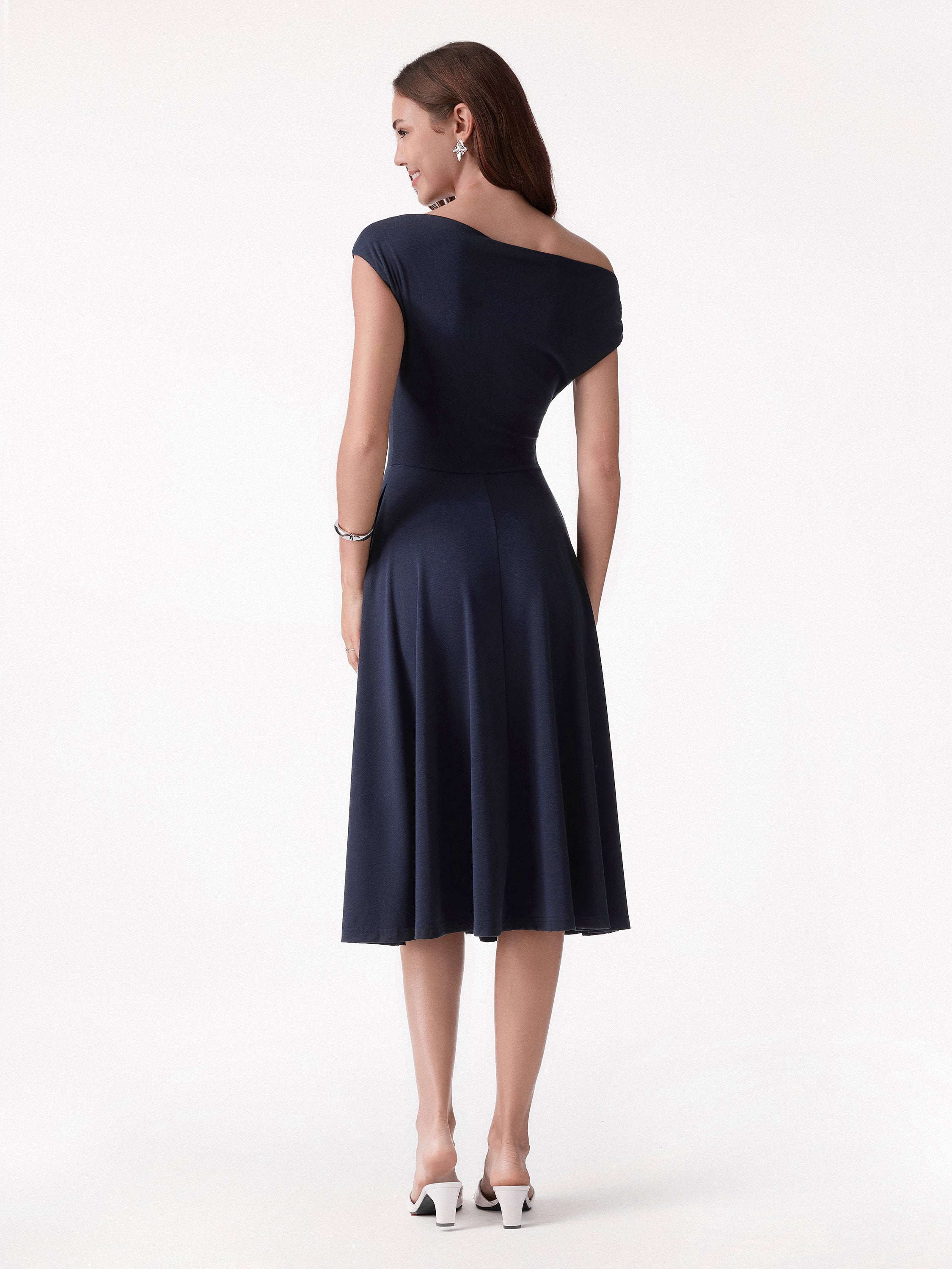 Asymmetrical Shoulder Tucked Midi Bra Dress with Pockets - Image 4