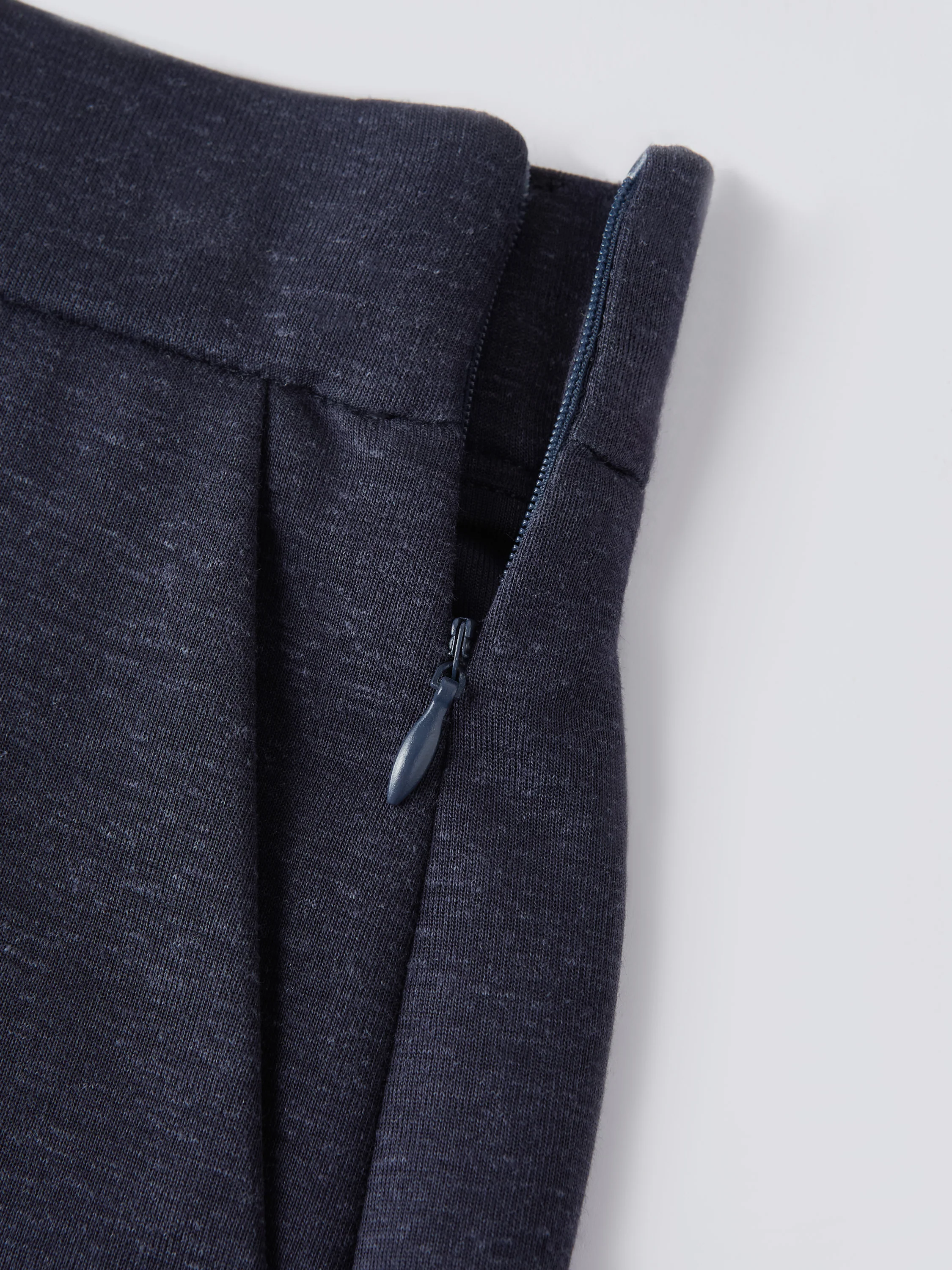 Cotton-Linen Blend Tailored Shorts - Image 5