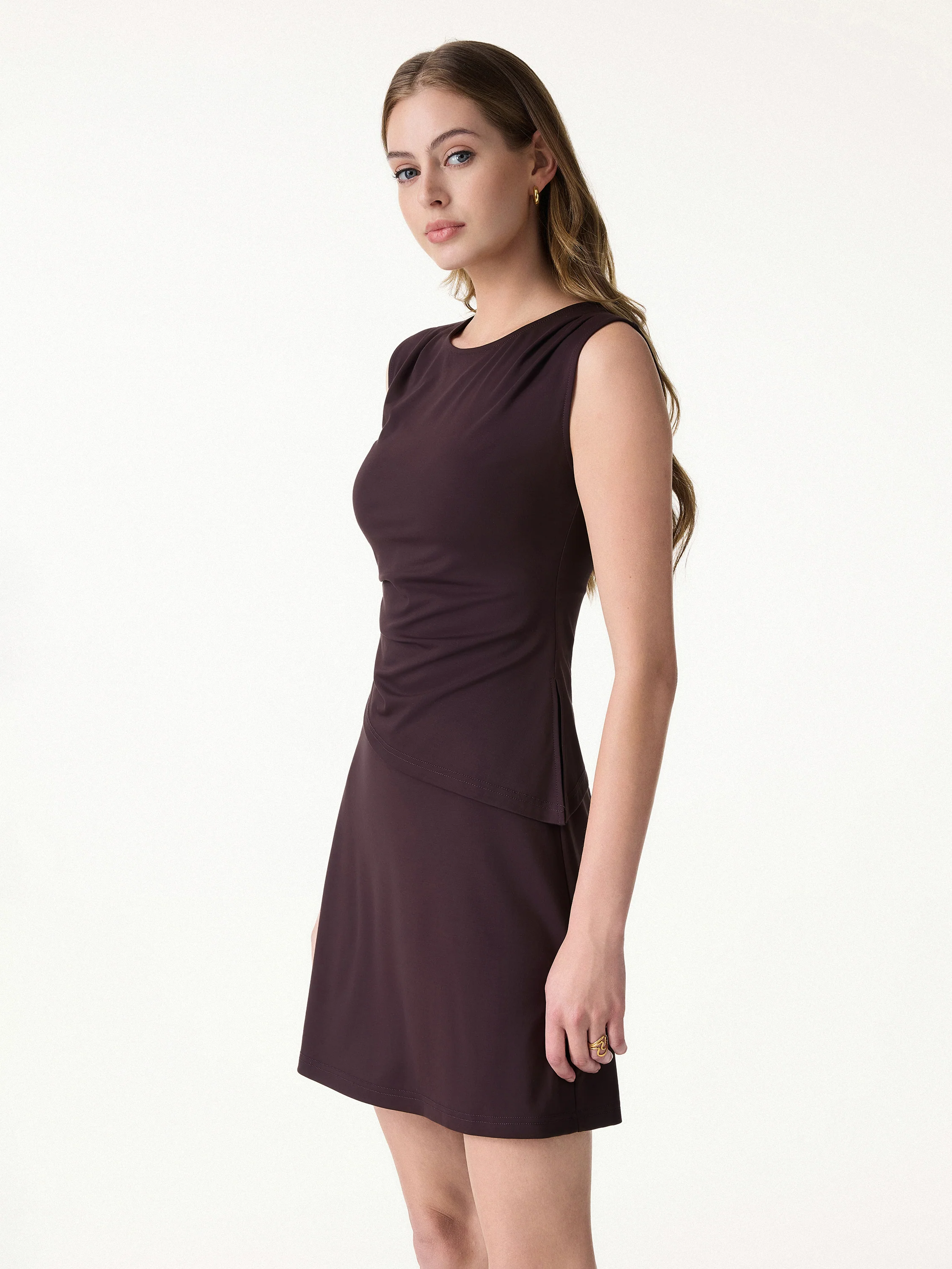 Effortless Wide Shoulder Tucked Asymmetrical Hem Sleeveless Top - Image 3