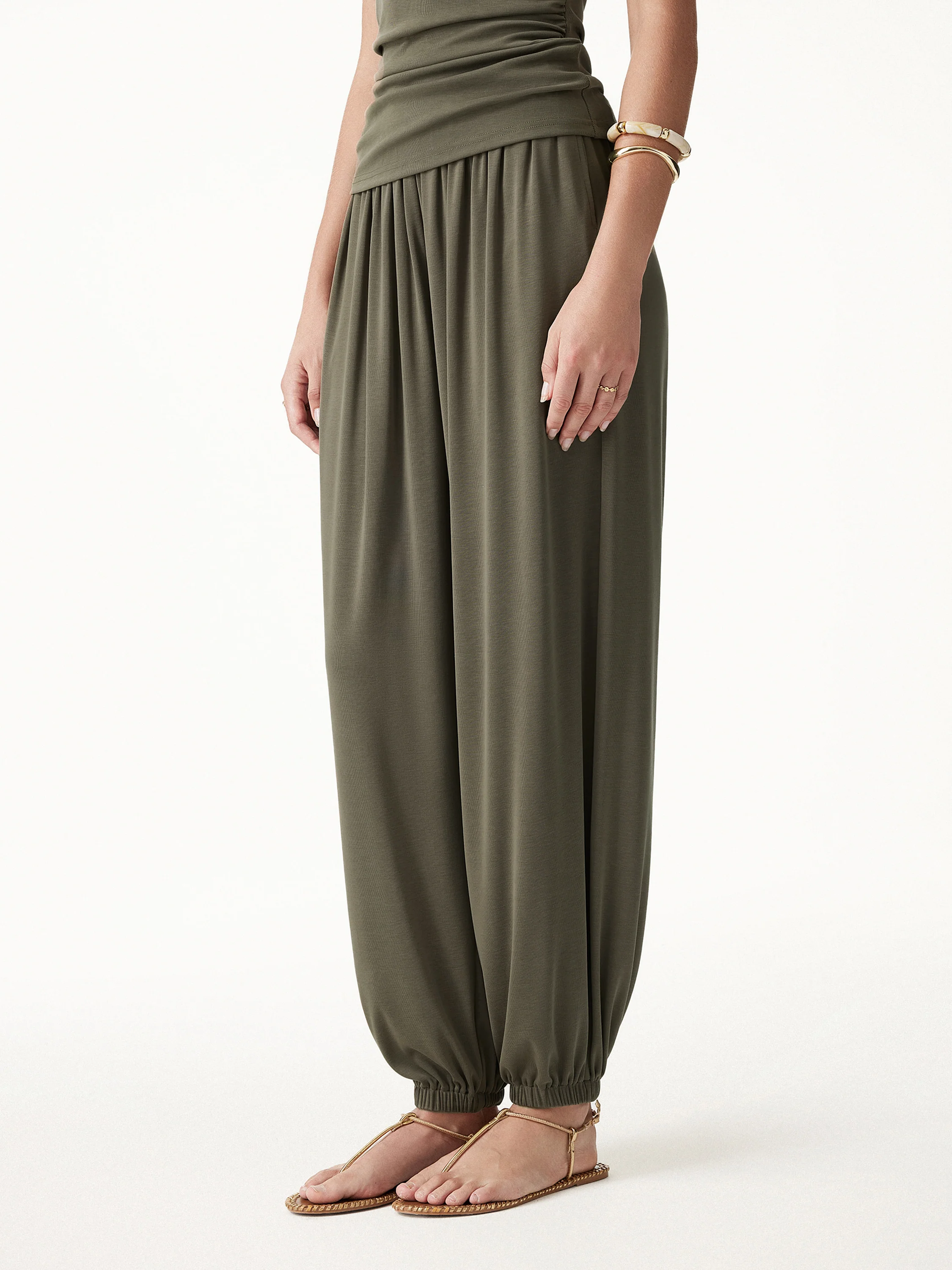 Sandwashed Modal Ultra-Soft High Rise Balloon Pants with Pockets - Image 4