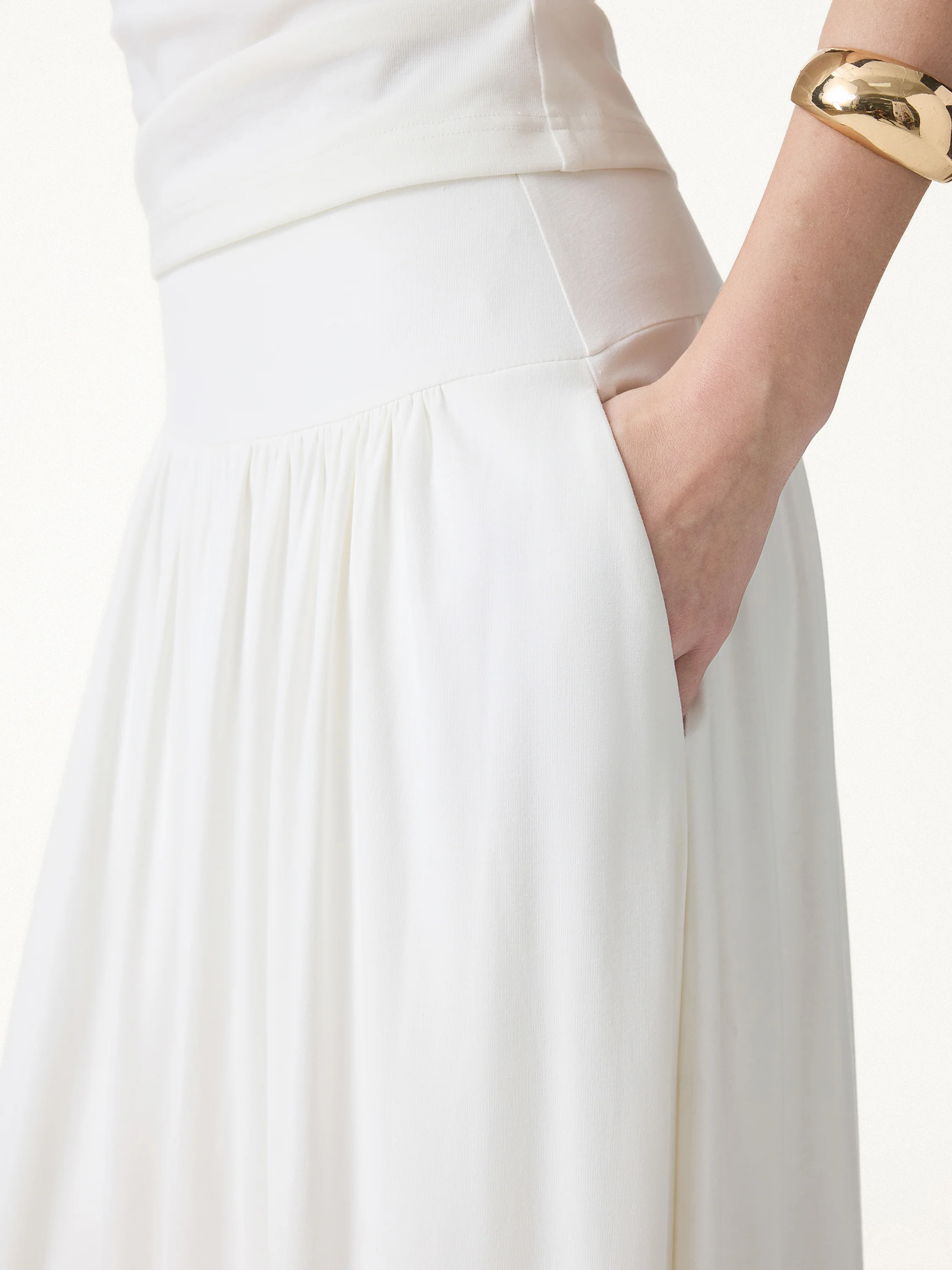 SkinKiss Mid Rise Gathered Midi Skirt with Pockets - Image 5