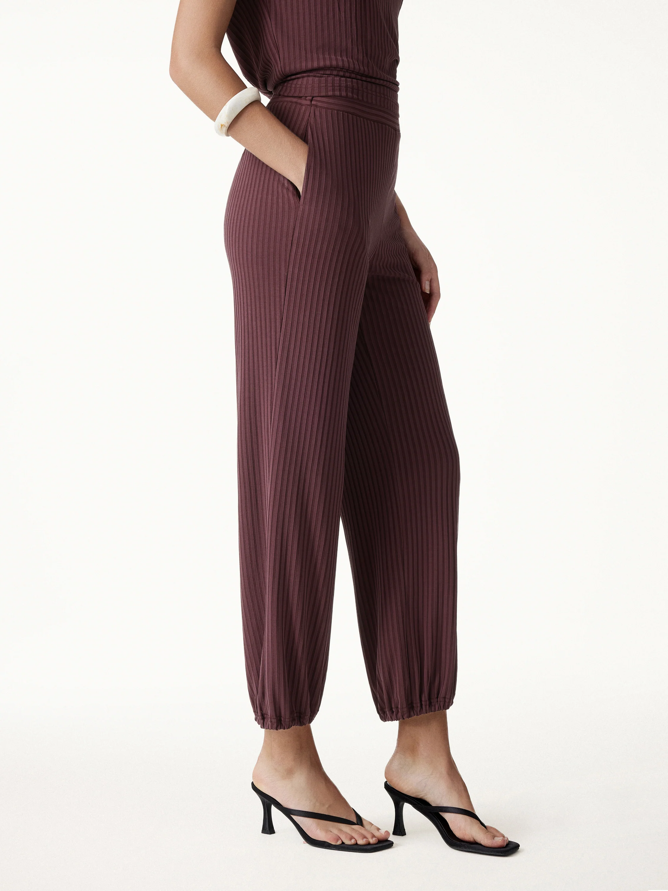 Wrinkle-Free Ultra-soft Mid-Rise Cropped Lounge Pants with Pockets - Image 3