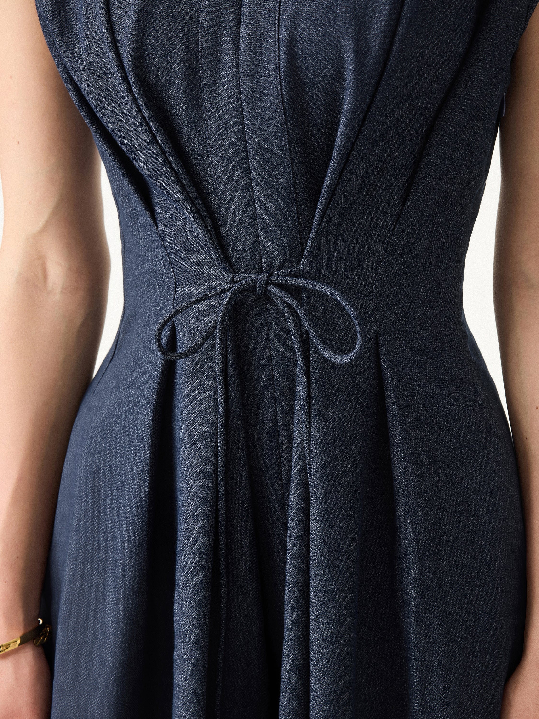 Viscose-Linen Collared V-neck Midi Dress with Drawstring - Image 4